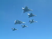 VFA-131 Wildcats Hornet AG-405, VF-143 Pukin' Dogs Tomcat AG-103 (161421), 2x Rafale M, 2x Super Étendard Modernisé underside shot