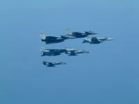 VFA-131 Wildcats Hornet AG-405 , VF-143 Pukin' Dogs Tomcat AG-103 (161421), 2x Rafale M, 2x Super Étendard Modernisé underside shot