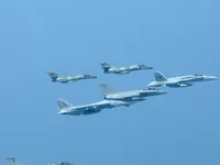 VFA-131 Wildcats Hornet AG-405 , VF-143 Pukin' Dogs Tomcat AG-103 (161421), 2x Rafale M, 2x Super Étendard Modernisé