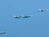 VFA-131 Wildcats Hornet AG-405, VF-143 Pukin' Dogs Tomcat AG-103 (161421), 2x Rafale M