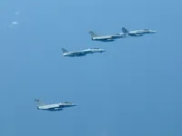 VFA-131 Wildcats Hornet AG-405, VF-143 Pukin' Dogs Tomcat AG-103 (161421), 2x Rafale M