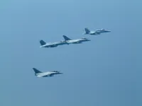 VFA-131 Wildcats Hornet AG-405, VF-143 Pukin' Dogs Tomcat AG-103 (161421), 2x Rafale M